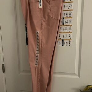 Old Navy Rockstar Super Skinny Pants in Blush